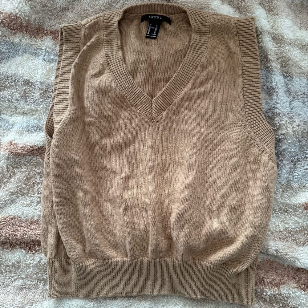 Brand new sweater vest!!